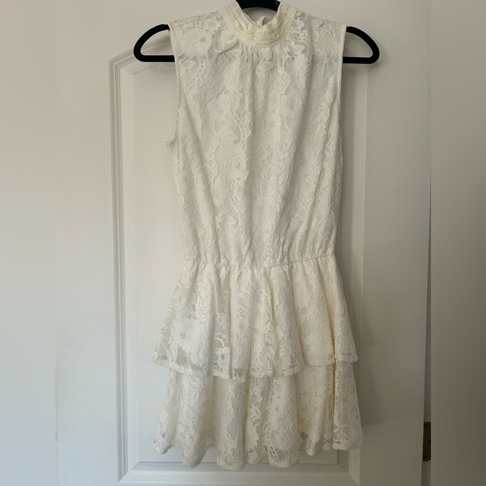 Elegant Lace Sleeveless Dress